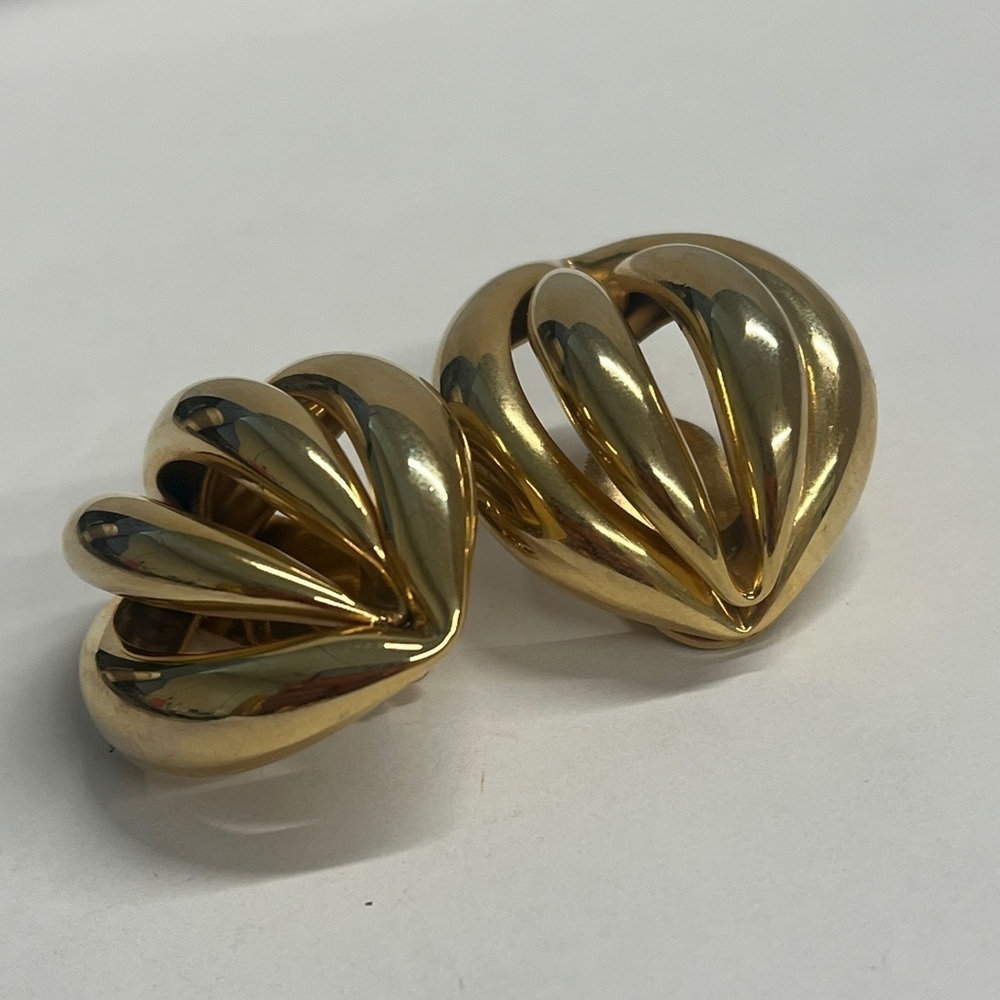 1980’s Goldtone Tube Chunky Clip Earrings